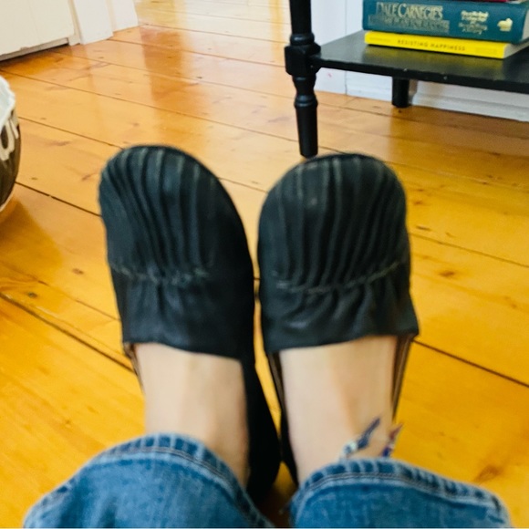 CHOCOLAT BLU Women's Flats - Picture 2 of 11